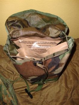Preview: US Army MOLLE MRE Utility Sustainment Pouch Woodland Camouflage