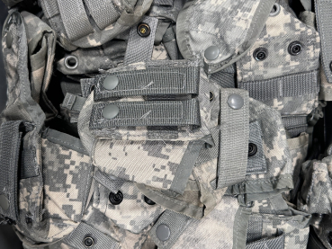 25 Stück US ARMY UCP ACU MOLLE Fragmentation Grenade Pouch
