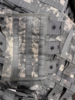 50 Stück US Army UCP Molle M4 Magazintasche