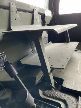 US Army Humvee HMMWV  Radio Rack Mounting Plate Funktisch Zwischendeck