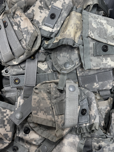 25 Stück US ARMY UCP ACU MOLLE Fragmentation Grenade Pouch