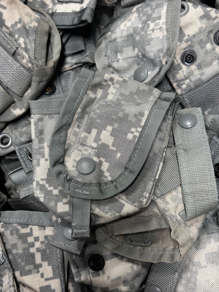 25 Stück US ARMY UCP ACU MOLLE Fragmentation Grenade Pouch