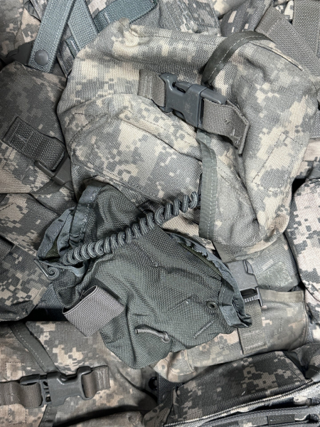 25 Stück US Army UCP IFAK Molle Pouch mit Insert 6545-01-531-3647