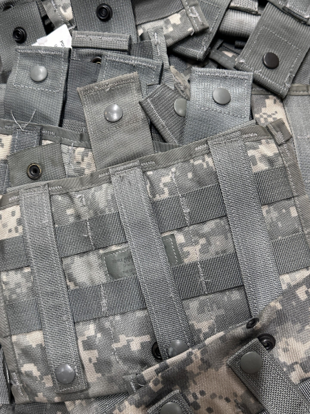 50 Stück US Army UCP Molle M4 Magazintasche