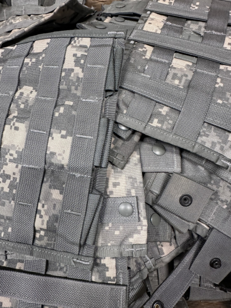 50 Stück US Army UCP Molle M4 Magazintasche