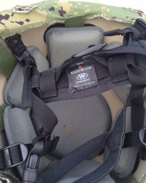 US NAVY ACH TC2000 Kevlarhelm mit AOR2  Cover