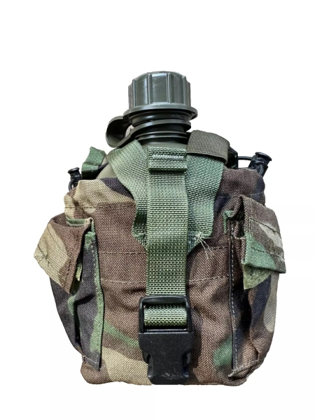 feldflaschentasche woodland camouflage vorderseite