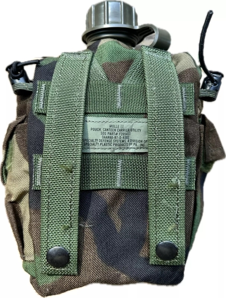 feldflaschentasche woodland camouflage rückseite