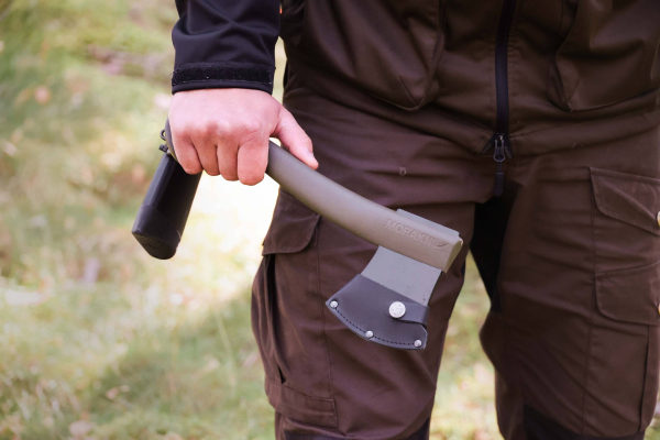MORAKNIV® "Lightweight" CAMPING AXT OLIV