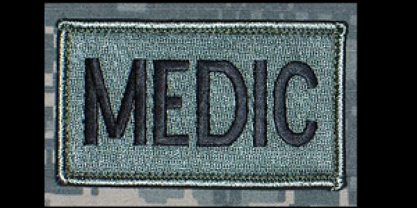 US ARMY ACU MEDIC Sanitäter Velcro patch foliage green