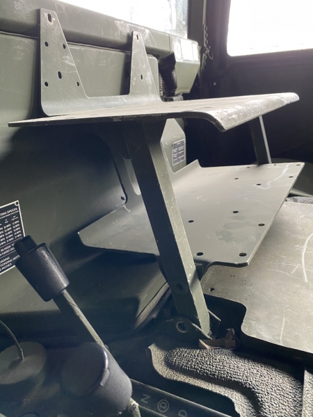 US Army Humvee HMMWV Mounting Base Set Funktisch Standart mit Zwischendeck