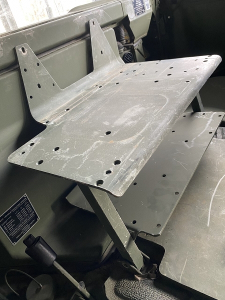 US Army Humvee HMMWV Mounting Base Set Funktisch Standart mit Zwischendeck