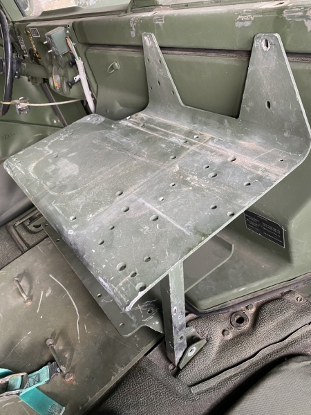 US Army Humvee HMMWV Mounting Base Set Funktisch Standart mit Zwischendeck