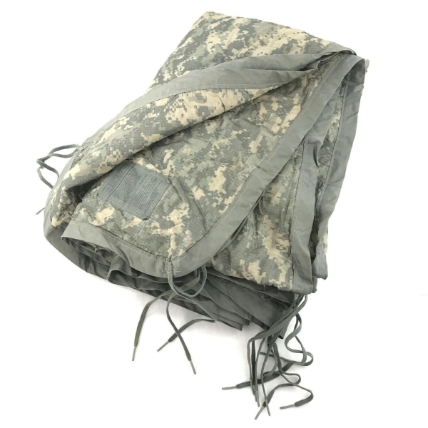US Army UCP Poncho Liner Steppdecke Woobie