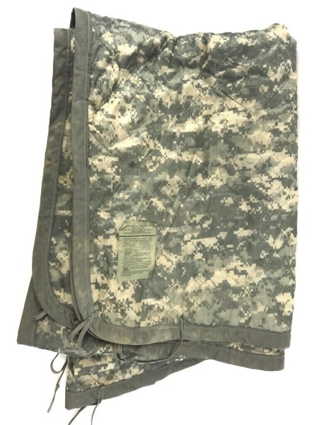 US Army UCP Poncho Liner Steppdecke Woobie